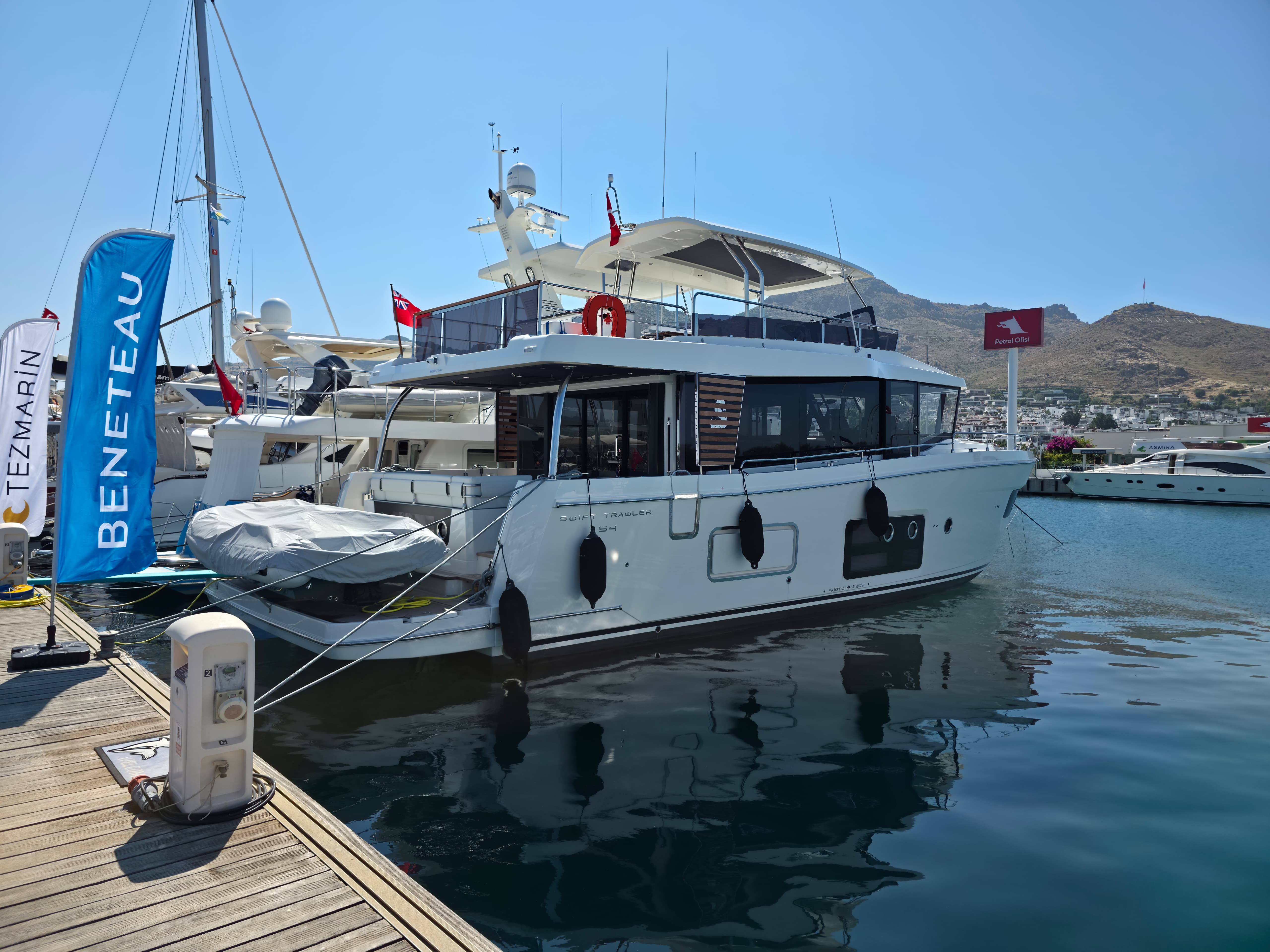SWIFT TRAWLER 54 - PIRELLI X400