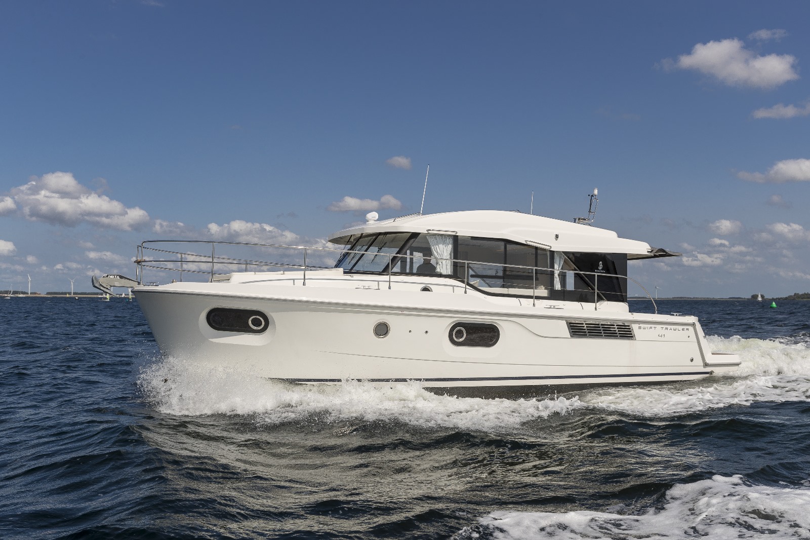 SWIFT TRAWLER 41 SEDAN